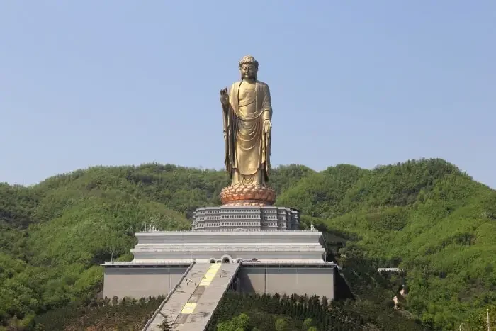 Top 10 Tallest Statues in The World
