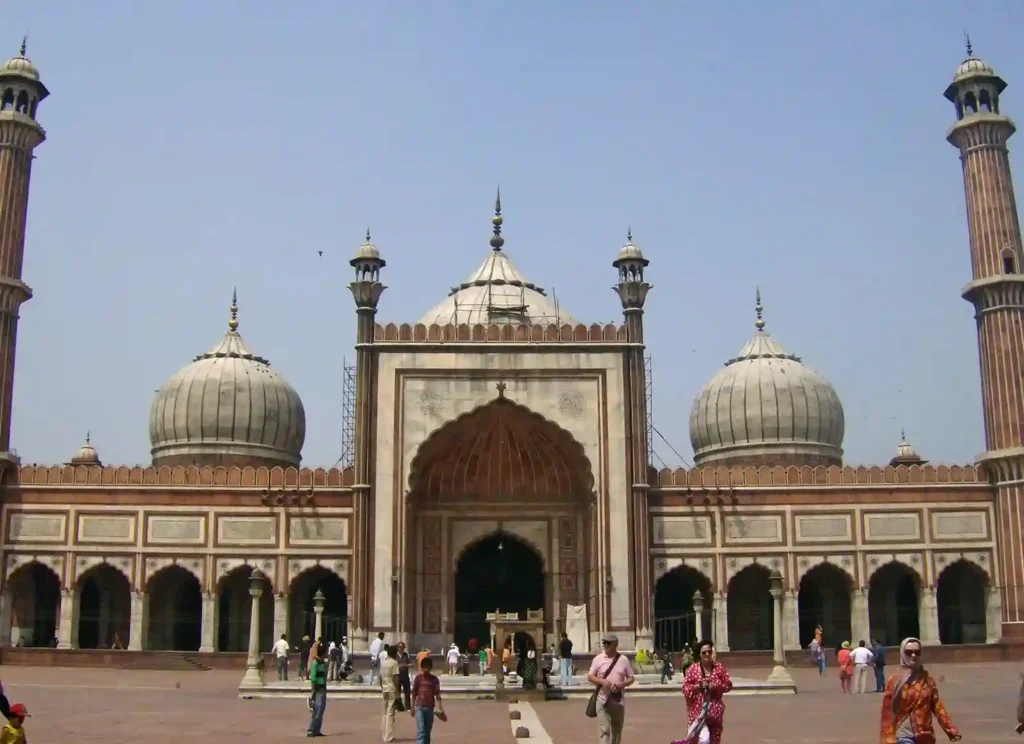 Top 10 Largest Mosques in The World 2023
