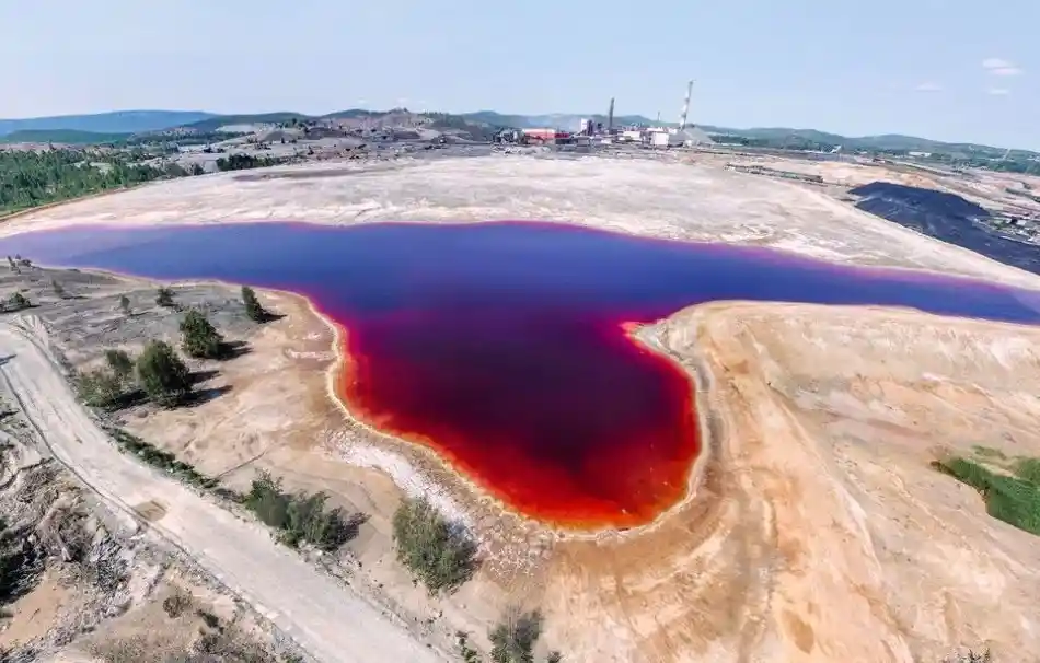 Most Dangerous Lakes in The World
